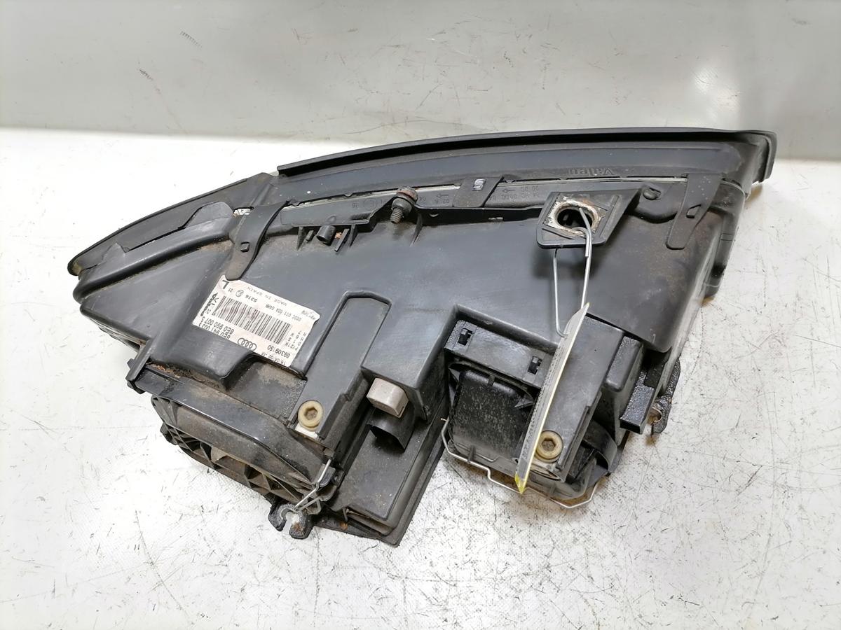 Audi A4 8E B6 original Xenonscheinwerfer vorn links Bj.2004